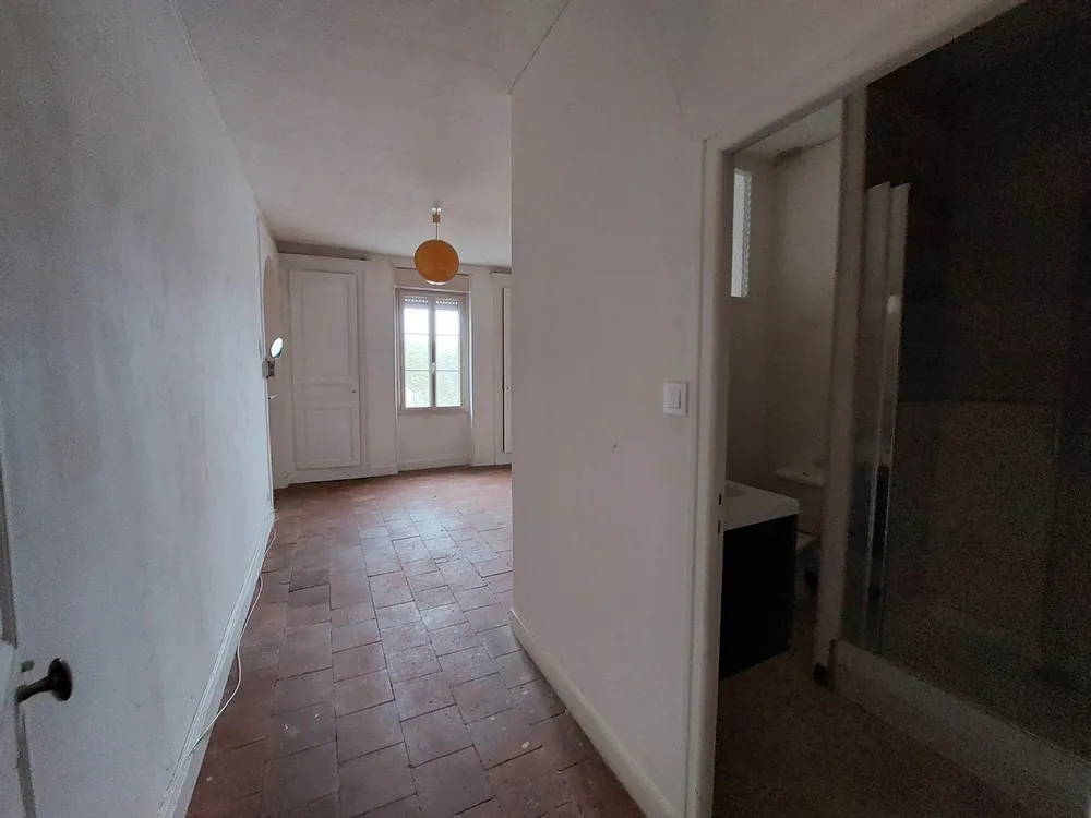 Maison à rénover de 90 m² au cœur de Bouloire, proche commerces 