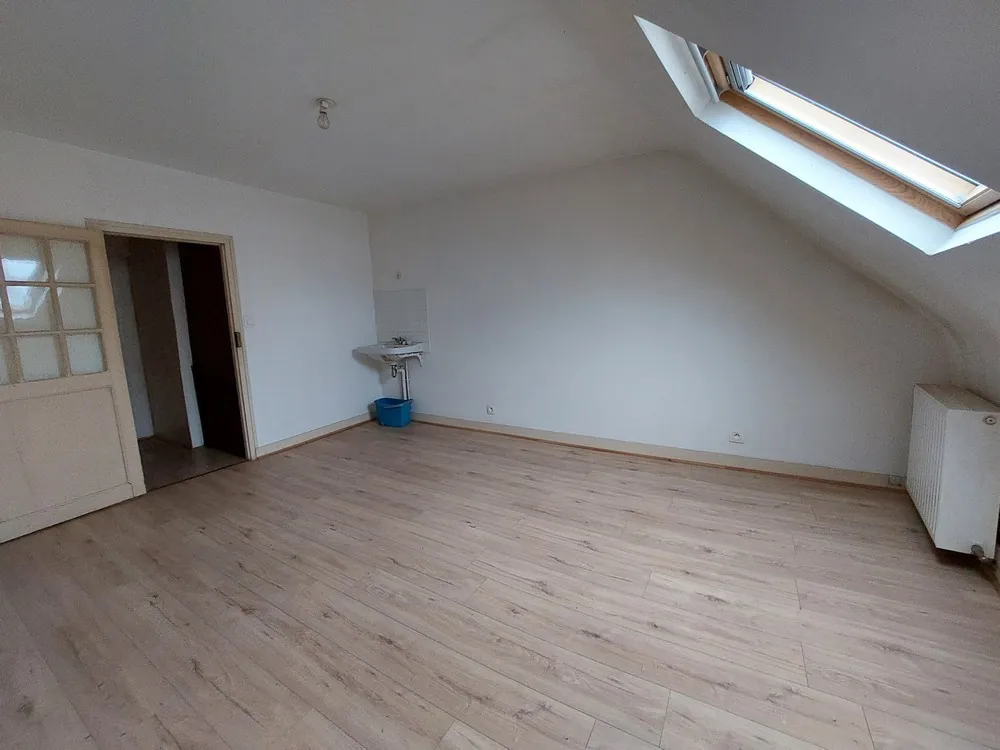 Maison à rénover de 90 m² au cœur de Bouloire, proche commerces 