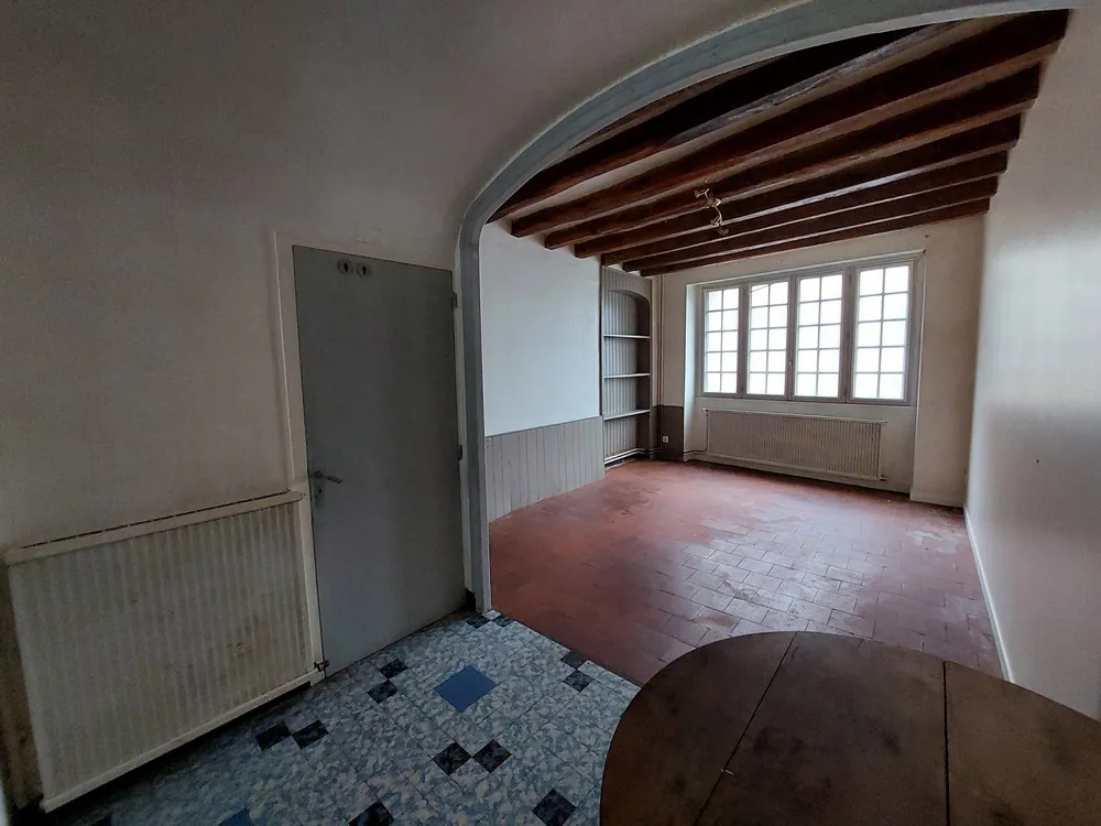 Maison à rénover de 90 m² au cœur de Bouloire, proche commerces 