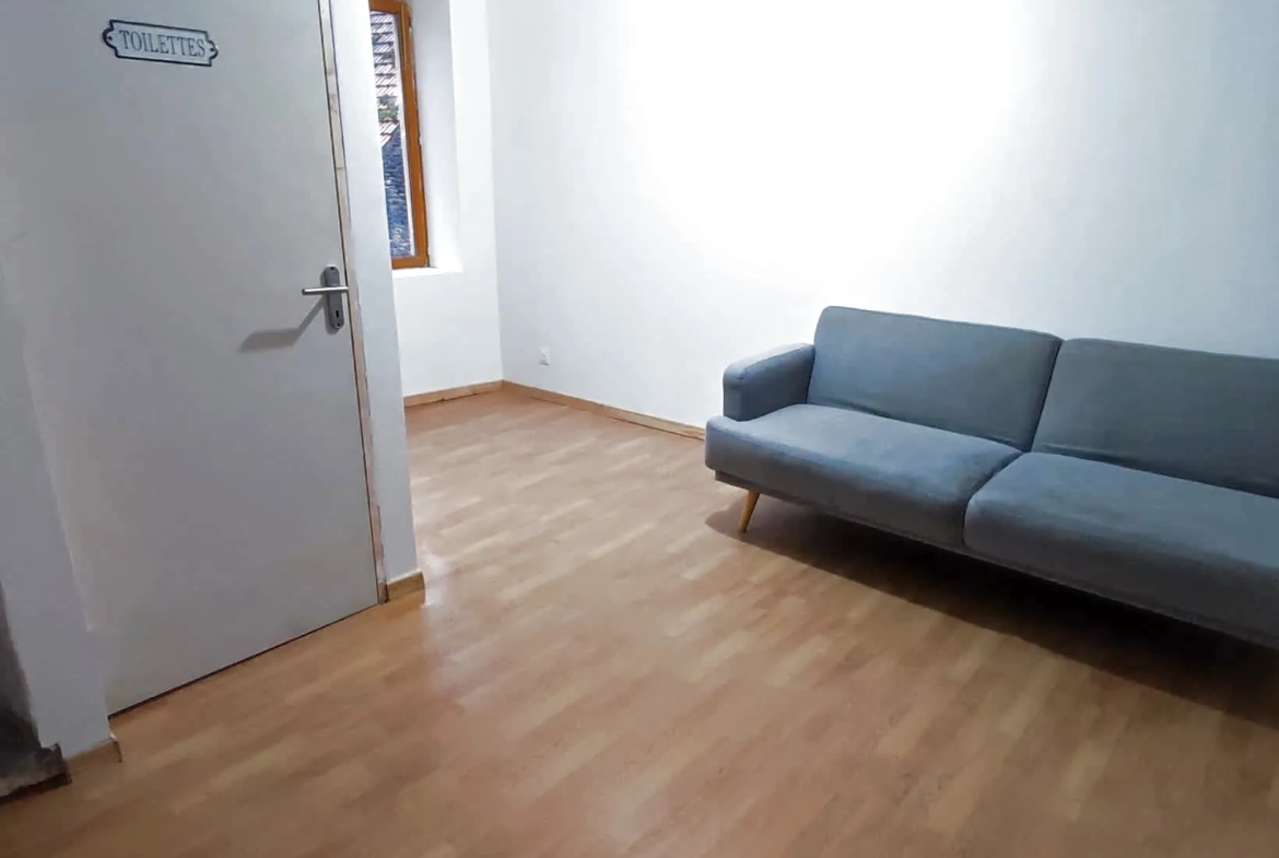 Maison en pierre rénovée avec 3 chambres dans un village bucolique près d'Avallon 