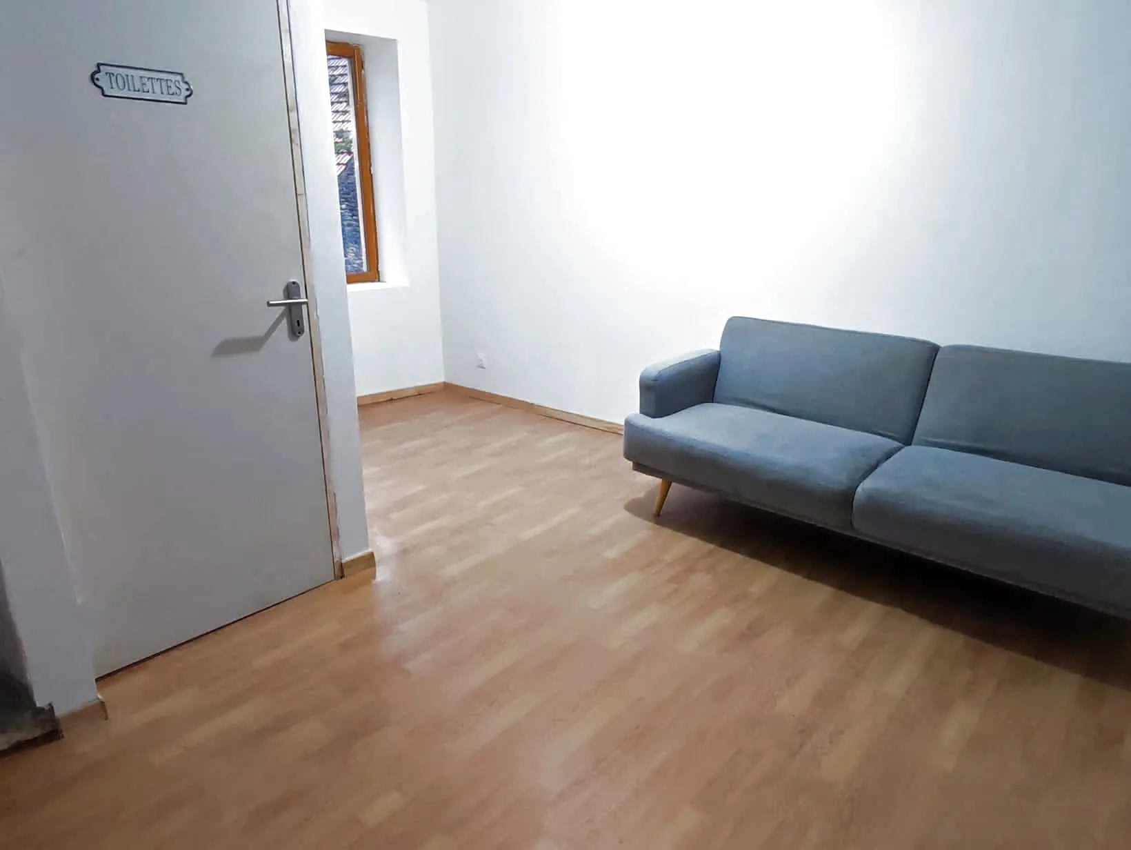 Maison en pierre rénovée avec 3 chambres dans un village bucolique près d'Avallon 