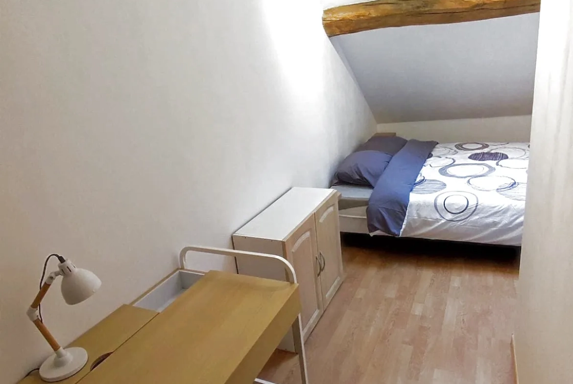 Maison en pierre rénovée avec 3 chambres dans un village bucolique près d'Avallon 