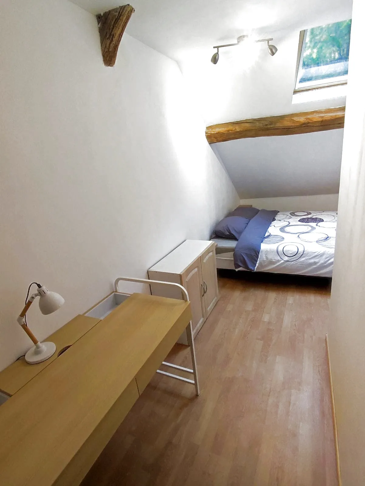 Maison en pierre rénovée avec 3 chambres dans un village bucolique près d'Avallon 