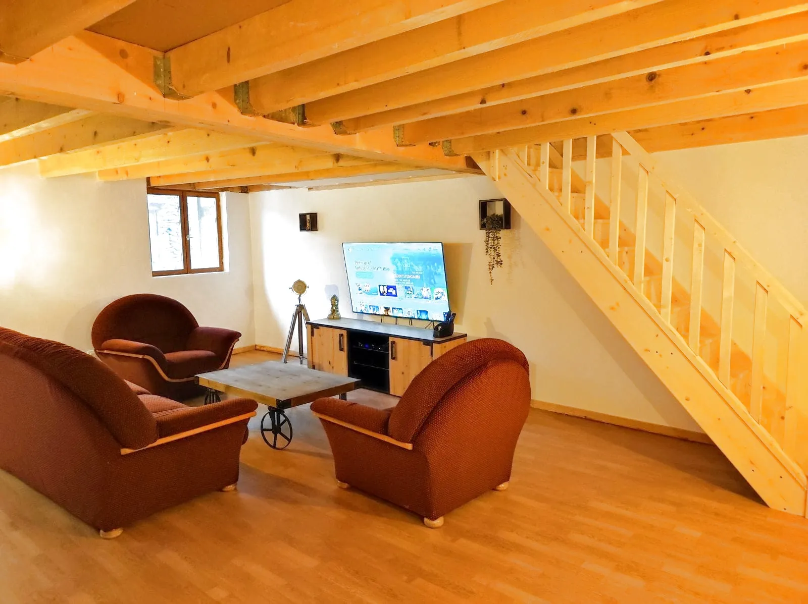 Maison en pierre rénovée avec 3 chambres dans un village bucolique près d'Avallon 