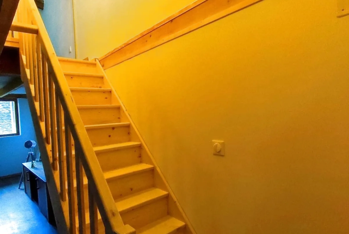 Maison en pierre rénovée avec 3 chambres dans un village bucolique près d'Avallon 