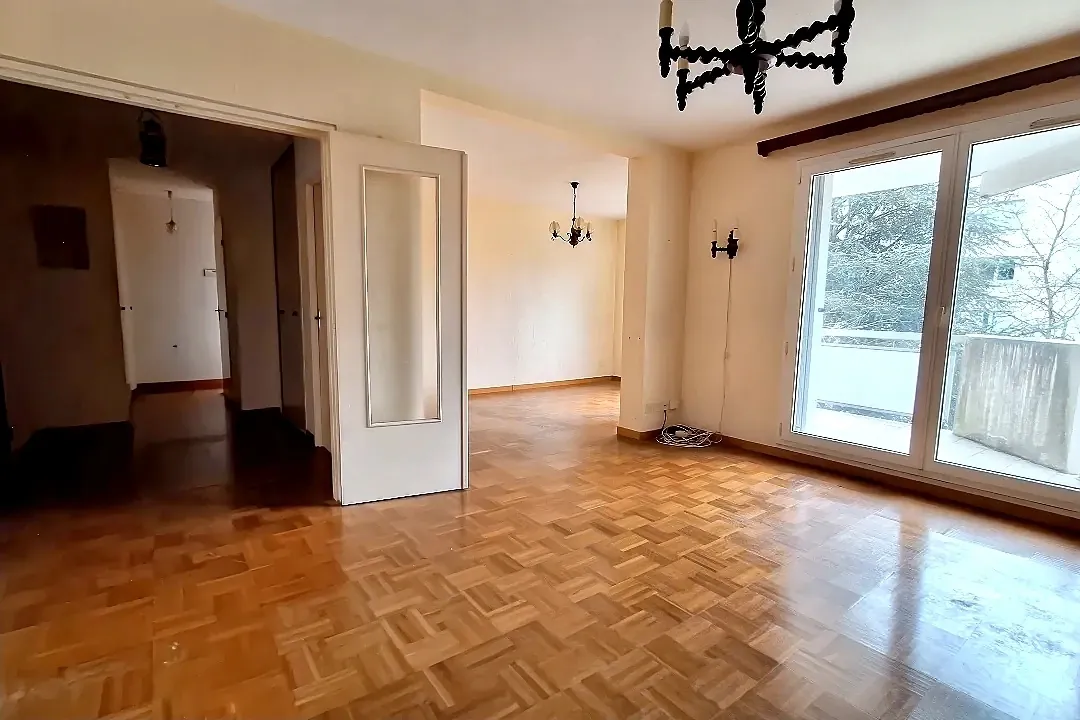 Appartement 3/4 pièces de 77m² avec terrasse à Mulhouse - Quartier Rebberg 