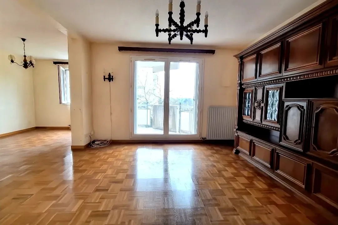 Appartement 3/4 pièces de 77m² avec terrasse à Mulhouse - Quartier Rebberg 