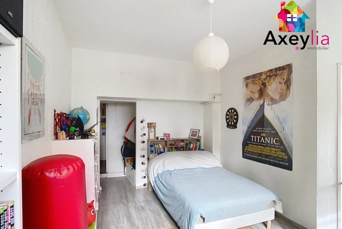 Appartement T4 rénové en rez-de-jardin à Roanne près de la gare 