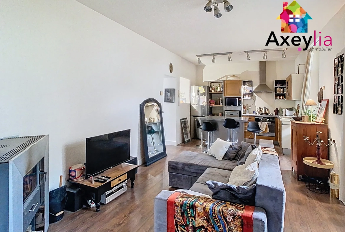 Appartement T4 rénové en rez-de-jardin à Roanne près de la gare 