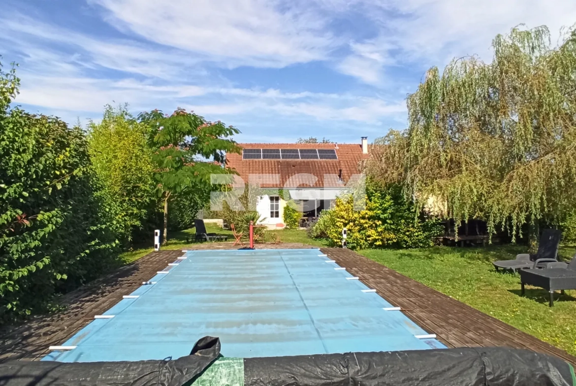 Maison de plain-pied avec piscine à Savigny en Septaine - 135m² 