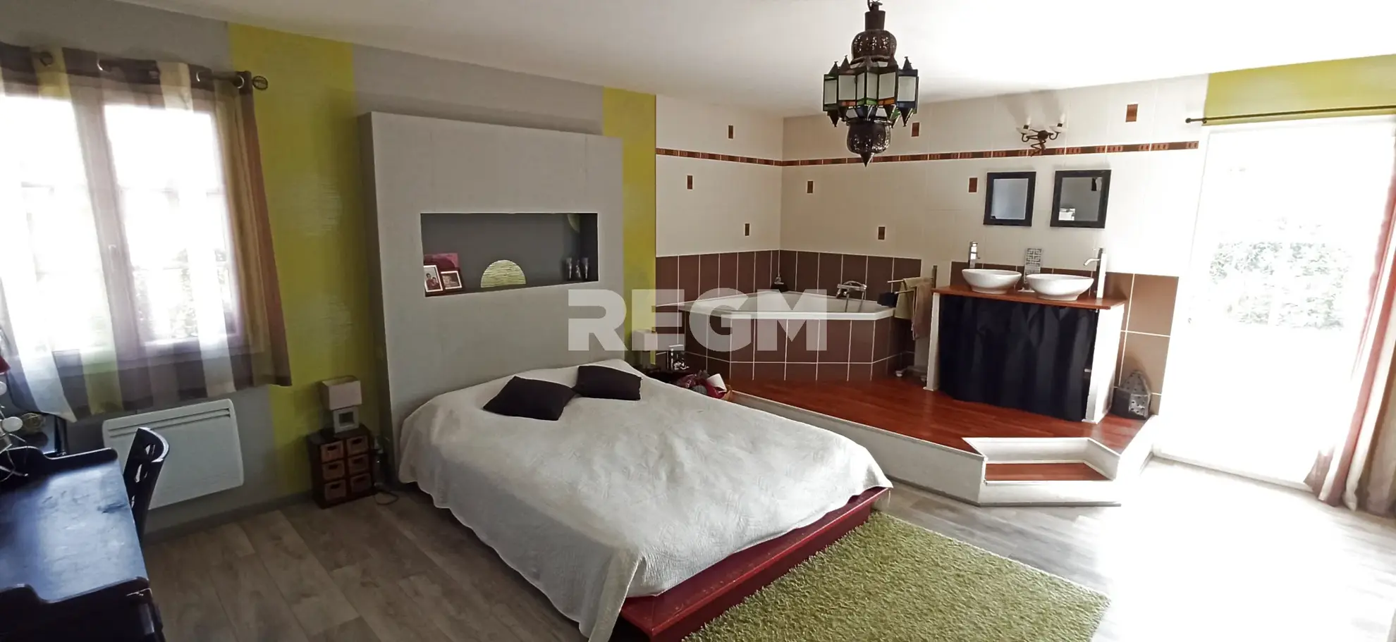 Maison de plain-pied avec piscine à Savigny en Septaine - 135m² 