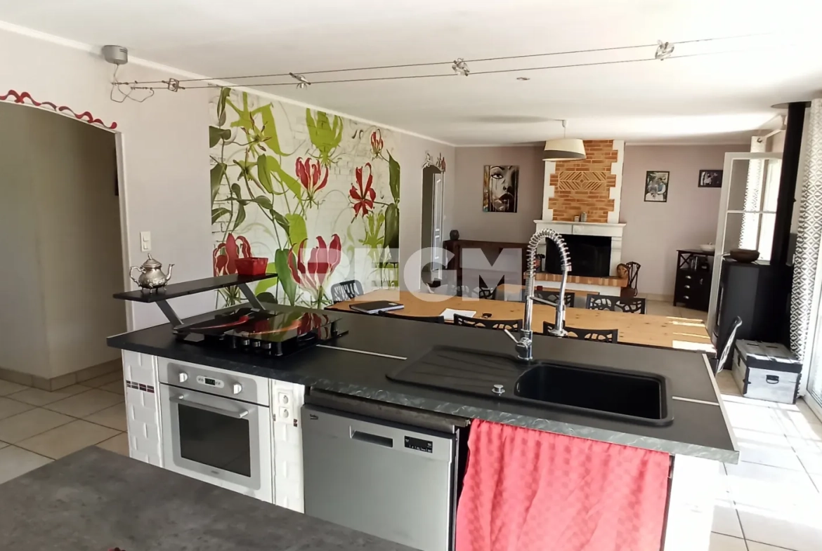 Maison de plain-pied avec piscine à Savigny en Septaine - 135m² 