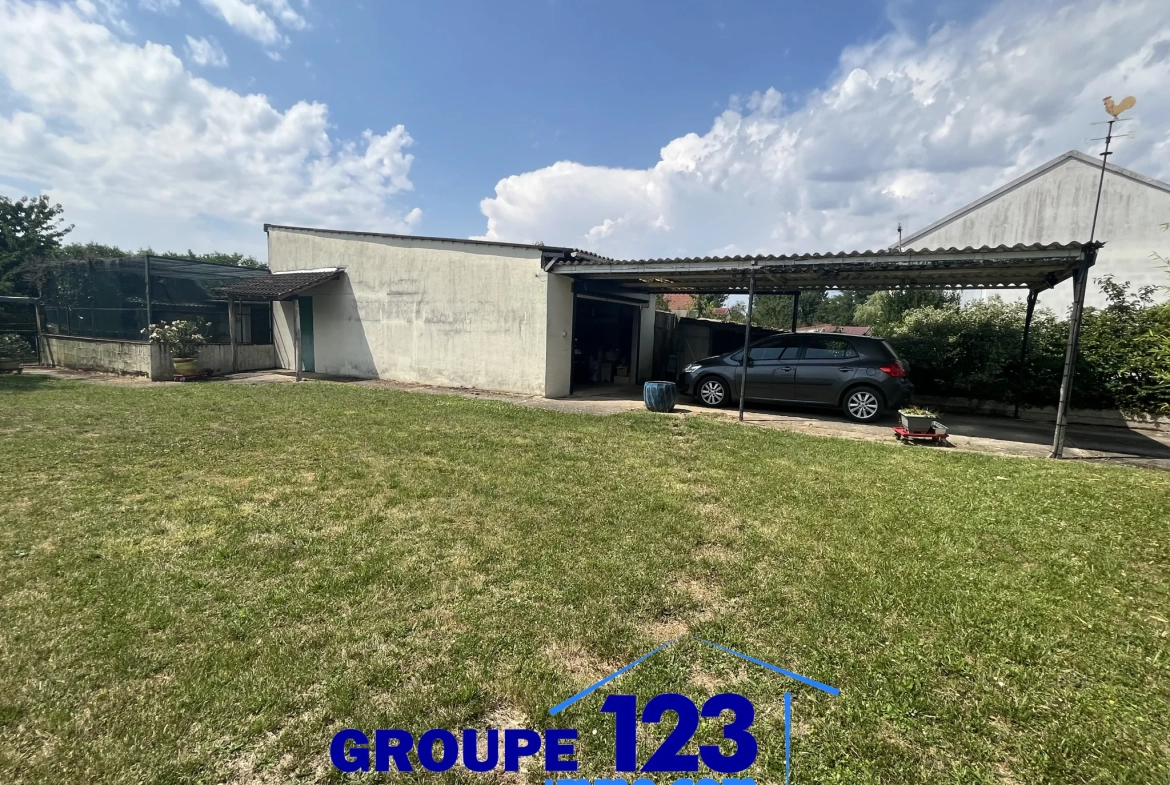 Terrain constructible de 2600 m² à Beaumont en campagne calme 
