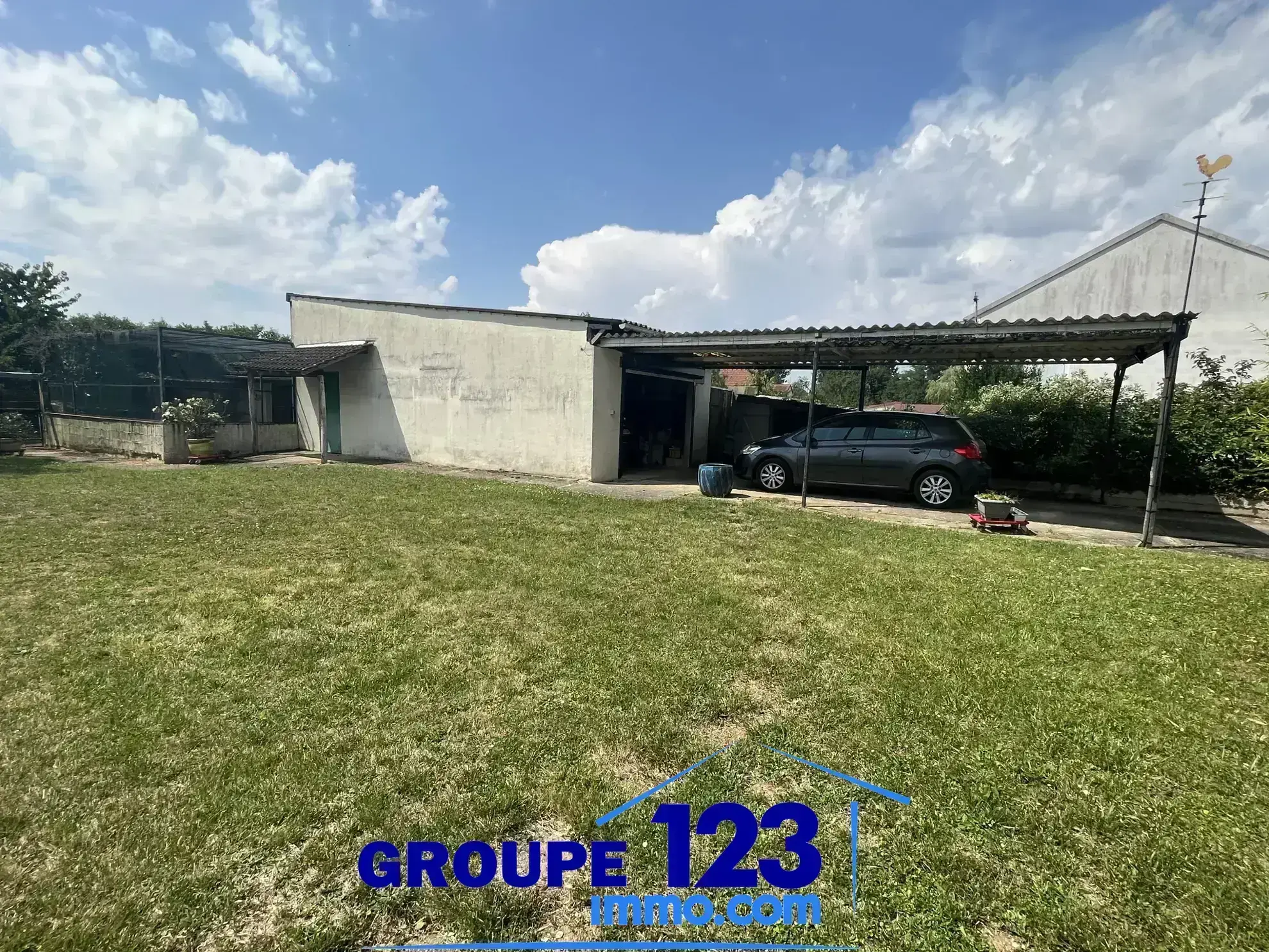 Terrain constructible de 2600 m² à Beaumont en campagne calme 