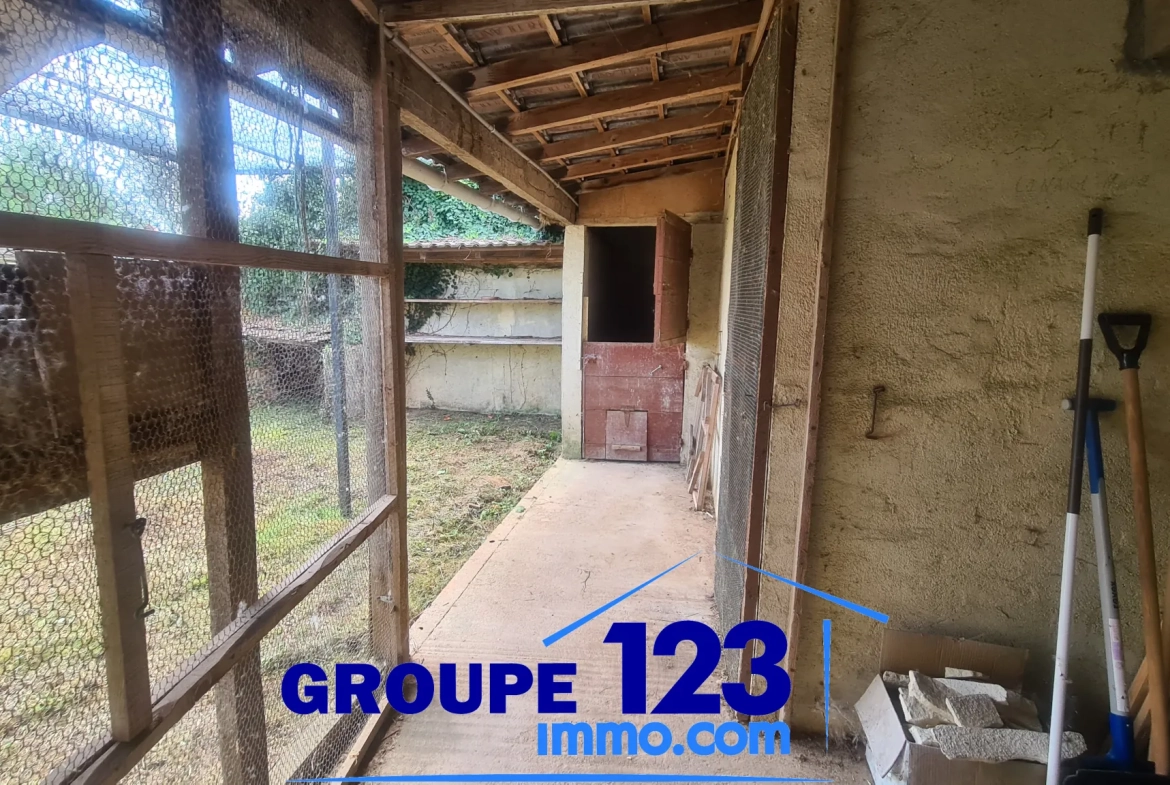 Terrain constructible de 2600 m² à Beaumont en campagne calme 