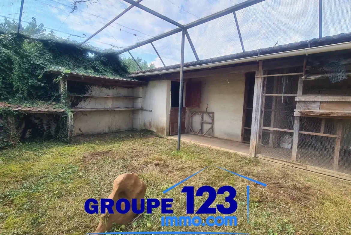 Terrain constructible de 2600 m² à Beaumont en campagne calme 