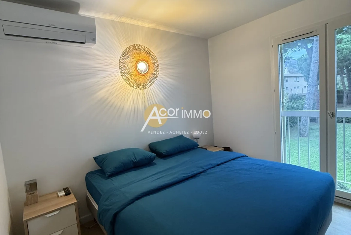 Appartement T2 rénové avec terrasse à Sanary-sur-Mer, proche centre et gare 