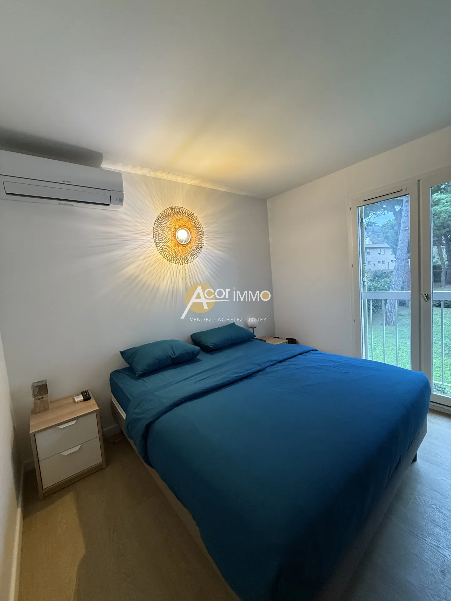Appartement T2 rénové avec terrasse à Sanary-sur-Mer, proche centre et gare 