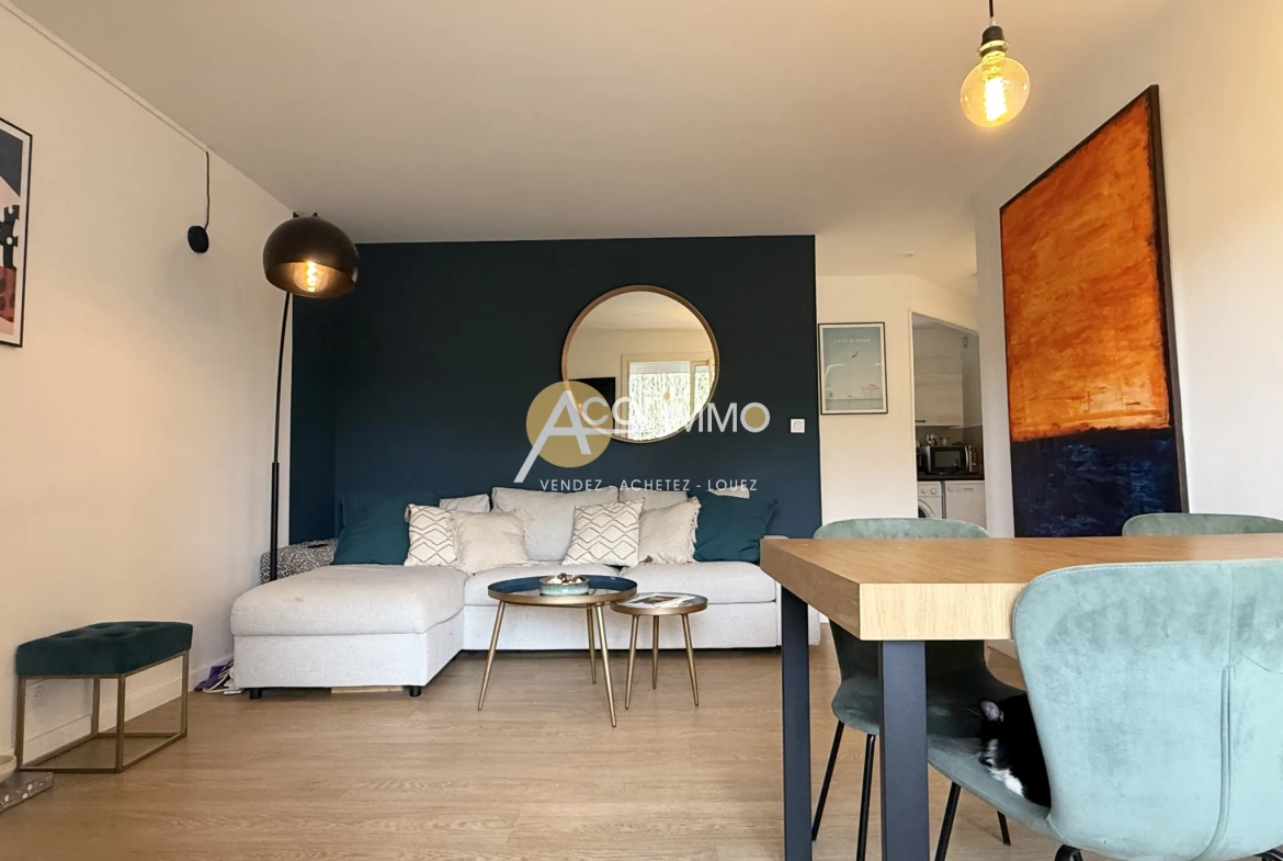 Appartement T2 rénové avec terrasse à Sanary-sur-Mer, proche centre et gare 
