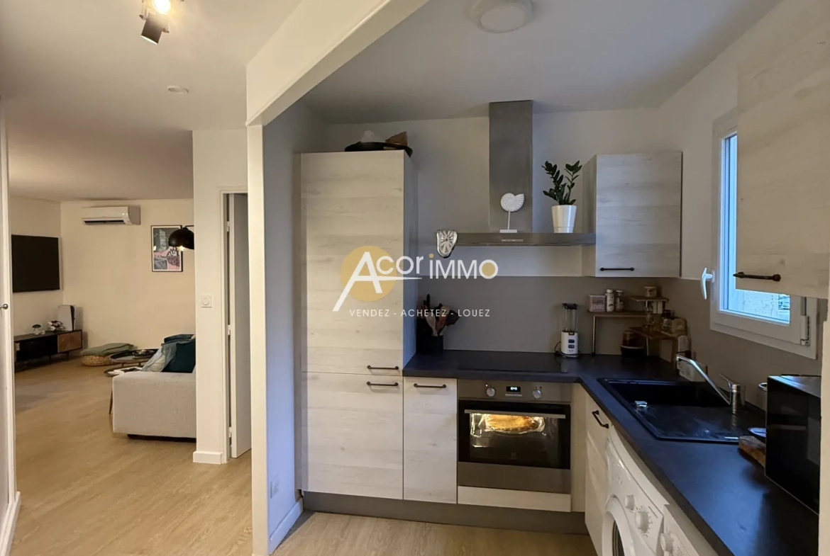 Appartement T2 rénové avec terrasse à Sanary-sur-Mer, proche centre et gare 