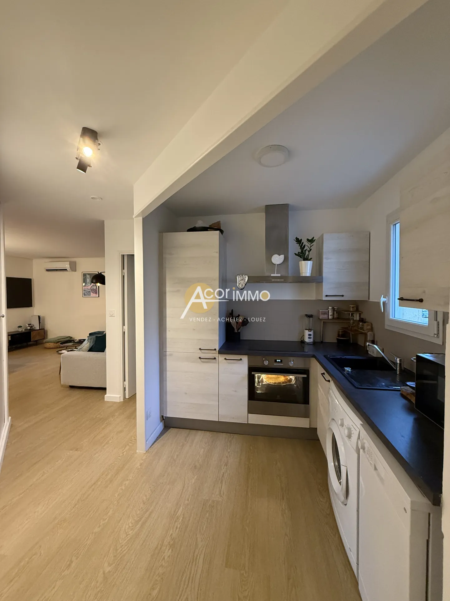 Appartement T2 rénové avec terrasse à Sanary-sur-Mer, proche centre et gare 
