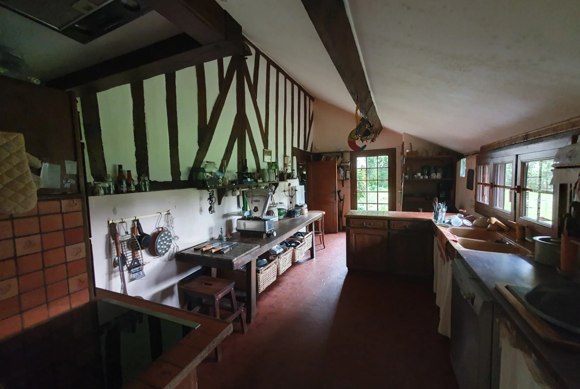 Belle maison normande à Bernay avec grand jardin et charme traditionnel 
