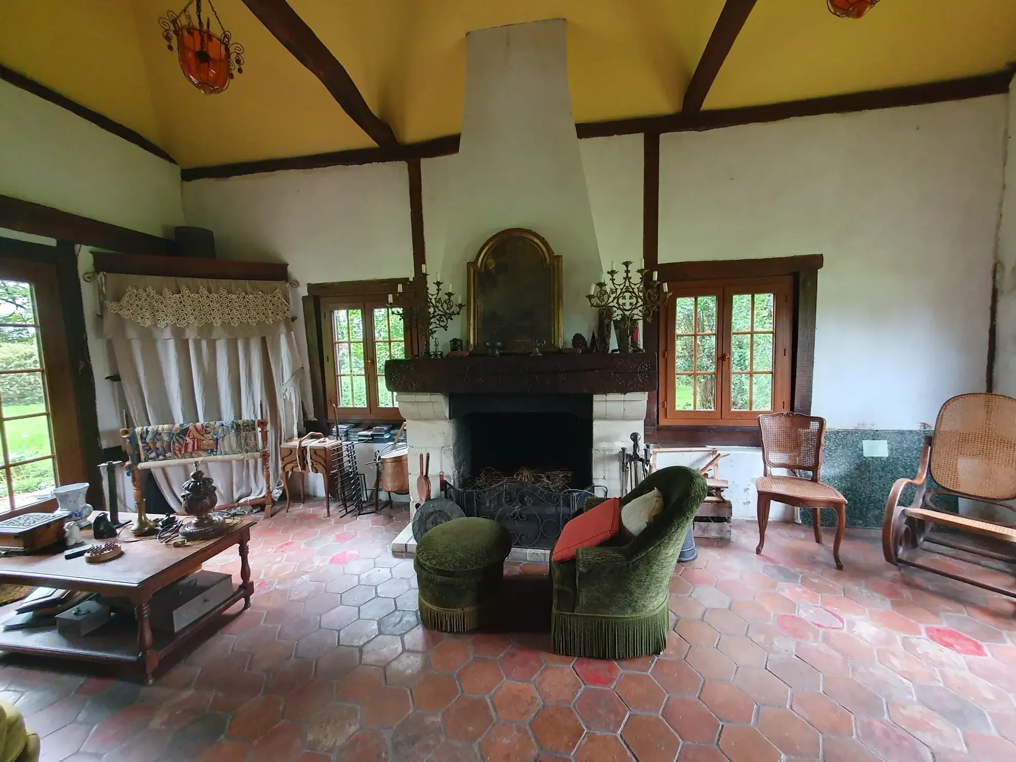 Belle maison normande à Bernay avec grand jardin et charme traditionnel 
