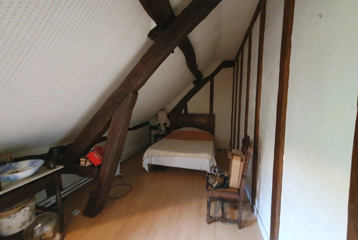 Belle maison normande à Bernay avec grand jardin et charme traditionnel 