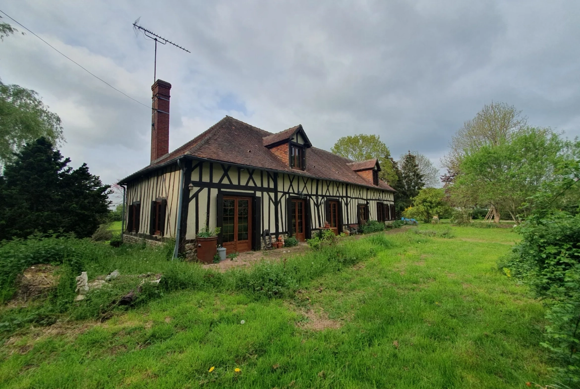 Belle maison normande à Bernay avec grand jardin et charme traditionnel 