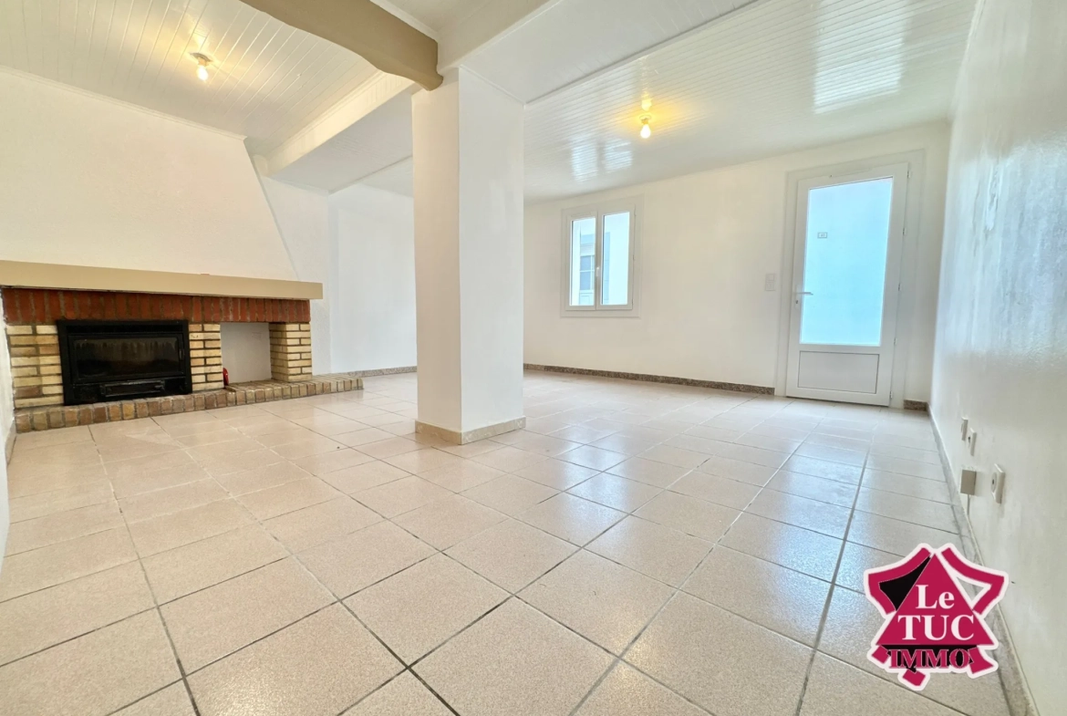 Maison de village avec terrasse à Ledat - 4 chambres, jardin, rénovée 