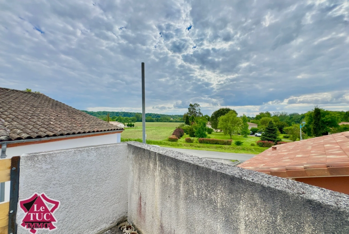 Maison de village avec terrasse à Ledat - 4 chambres, jardin, rénovée 