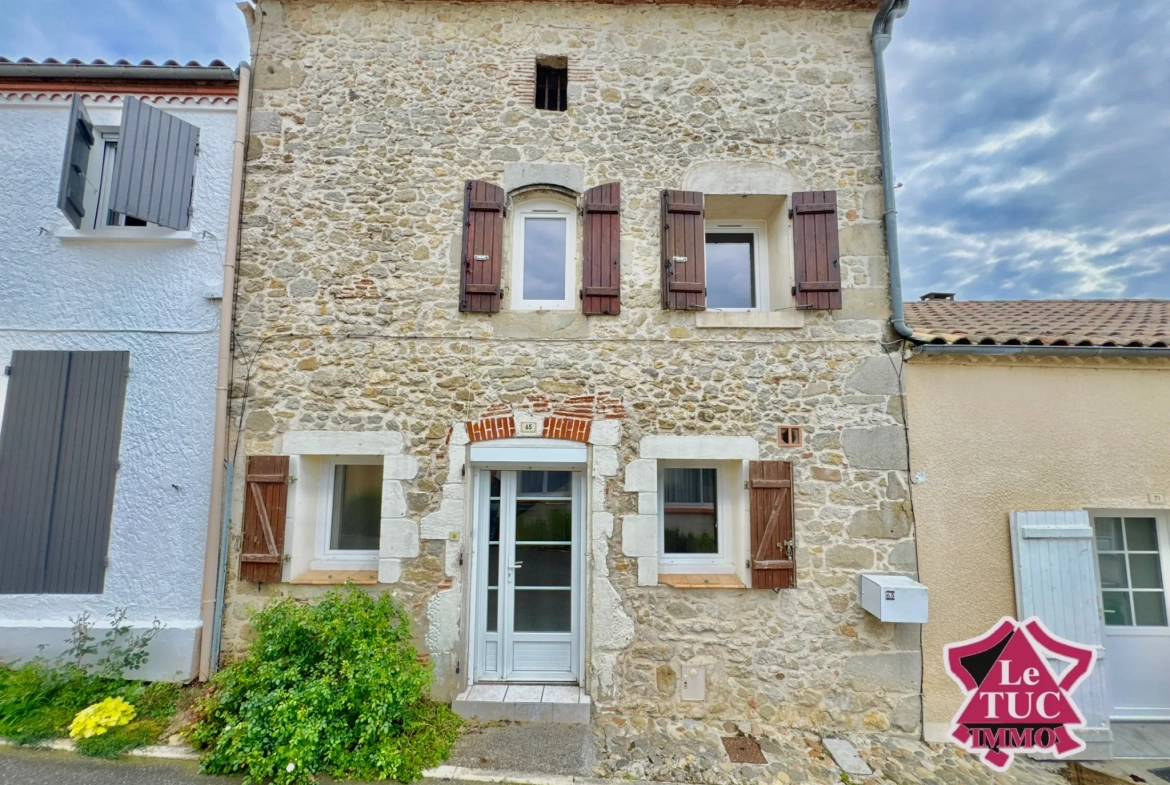 Maison de village avec terrasse à Ledat - 4 chambres, jardin, rénovée 
