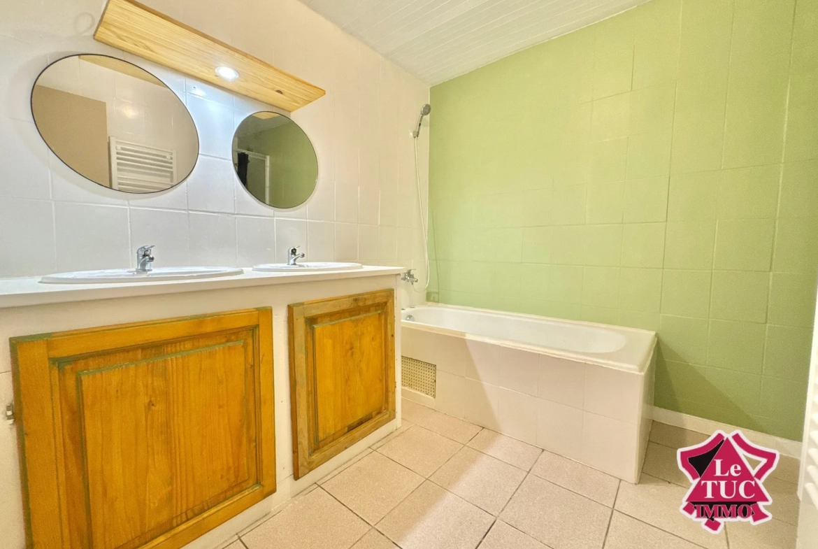 Maison de village avec terrasse à Ledat - 4 chambres, jardin, rénovée 