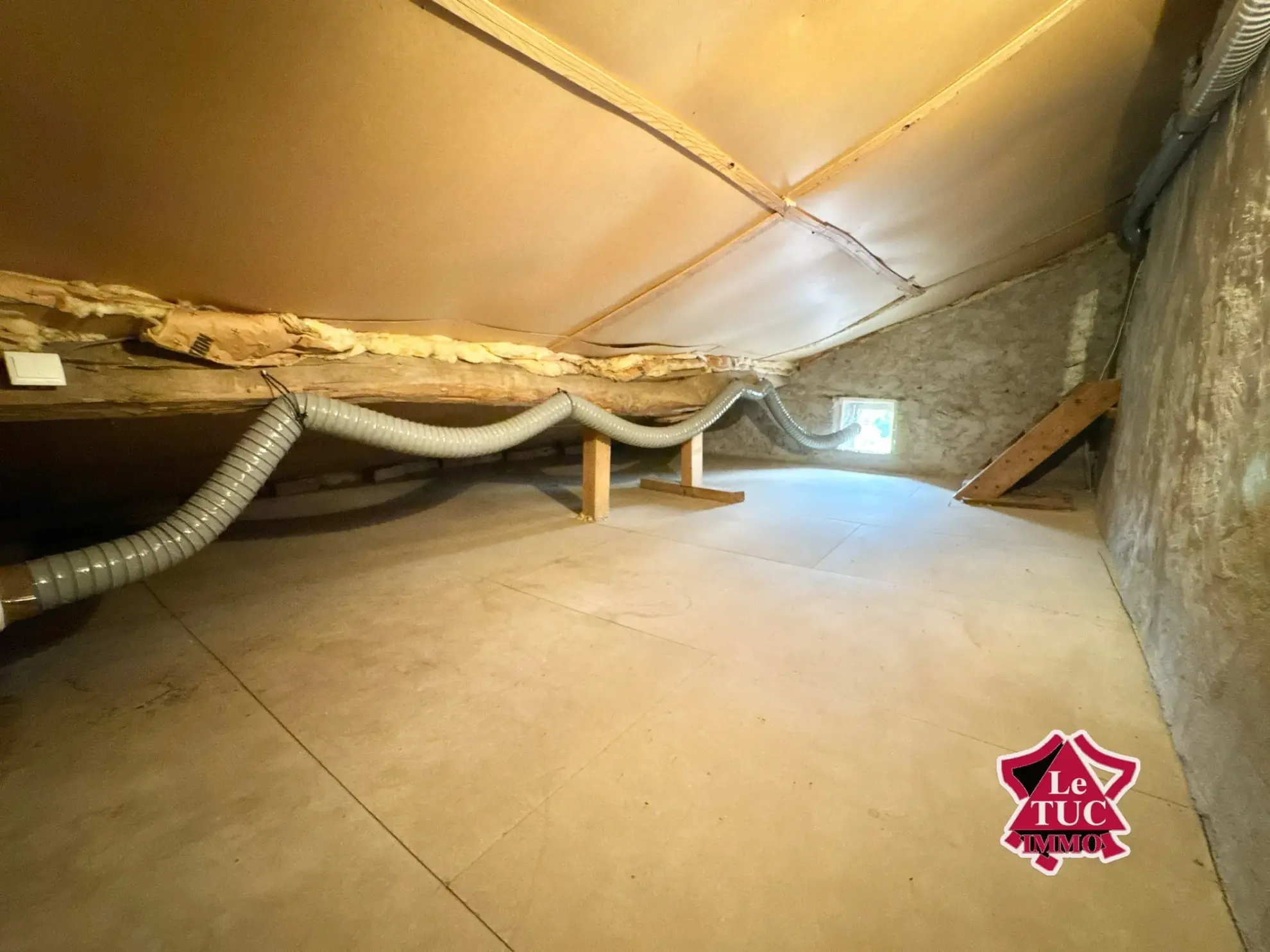 Maison de village avec terrasse à Ledat - 4 chambres, jardin, rénovée 