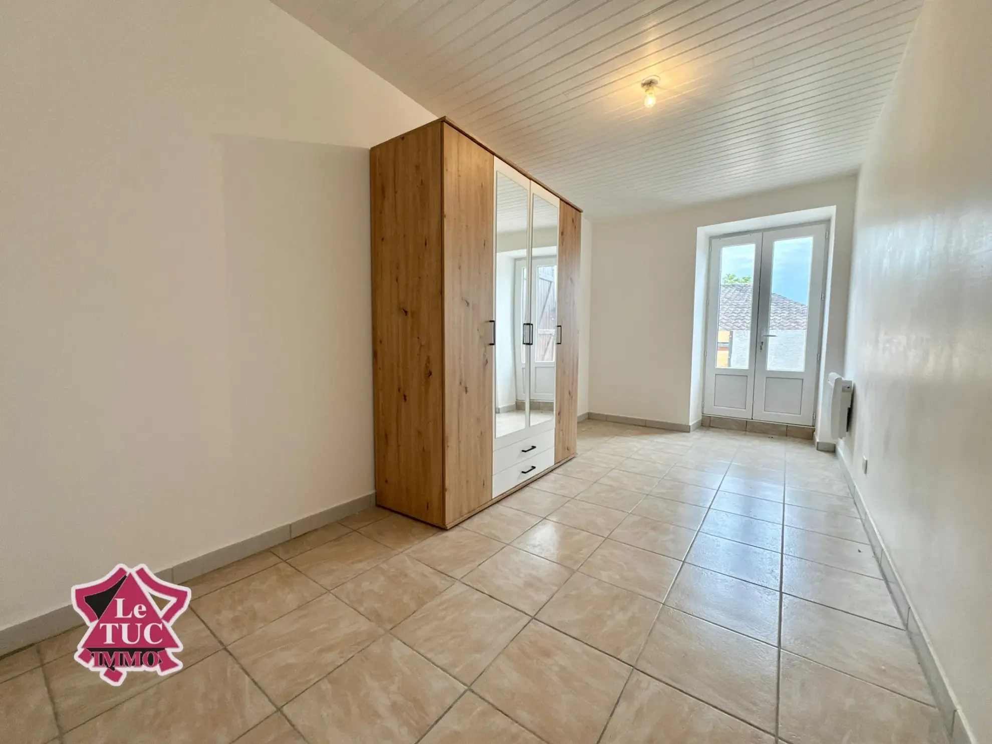 Maison de village avec terrasse à Ledat - 4 chambres, jardin, rénovée 