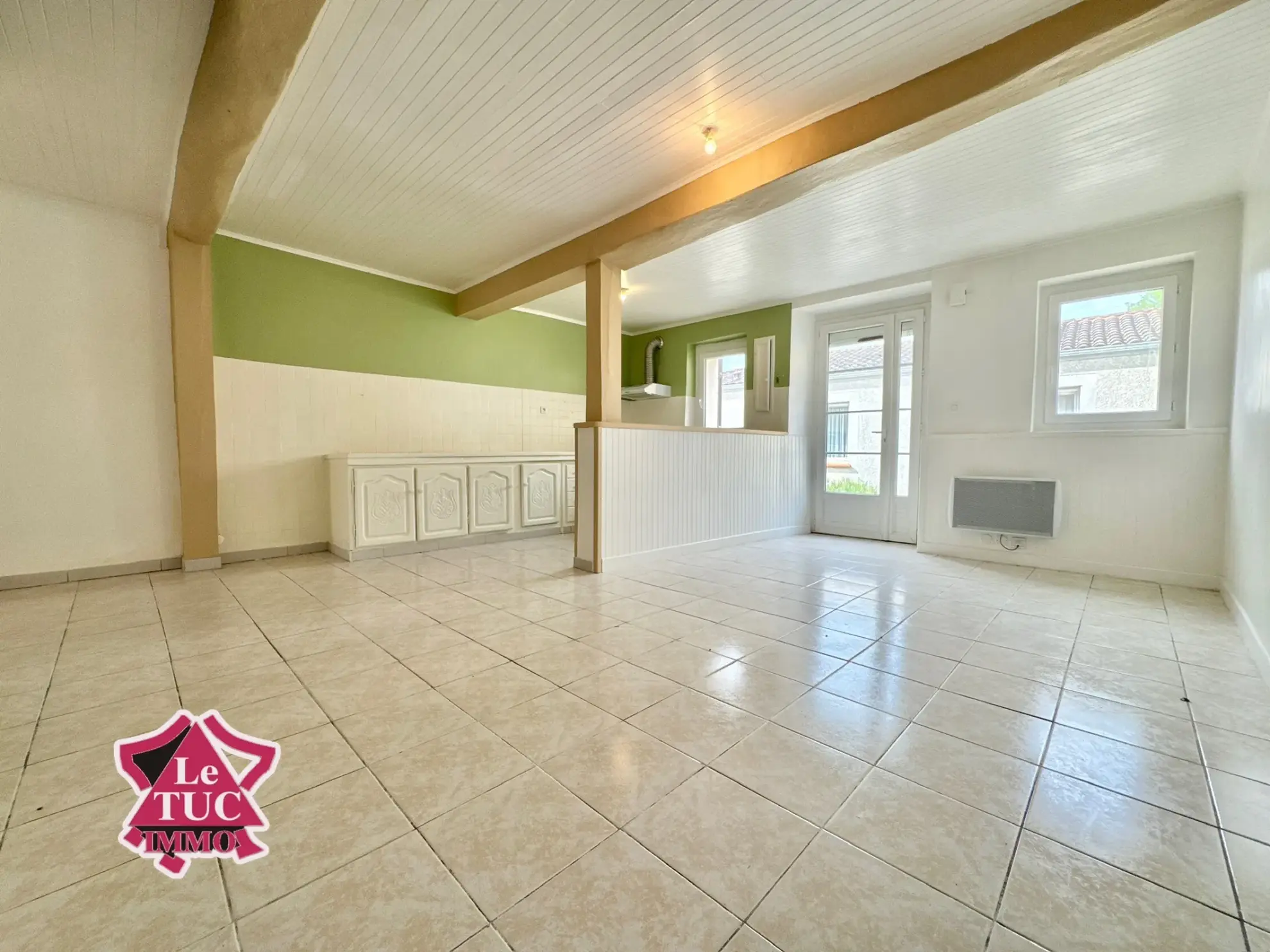 Maison de village avec terrasse à Ledat - 4 chambres, jardin, rénovée 