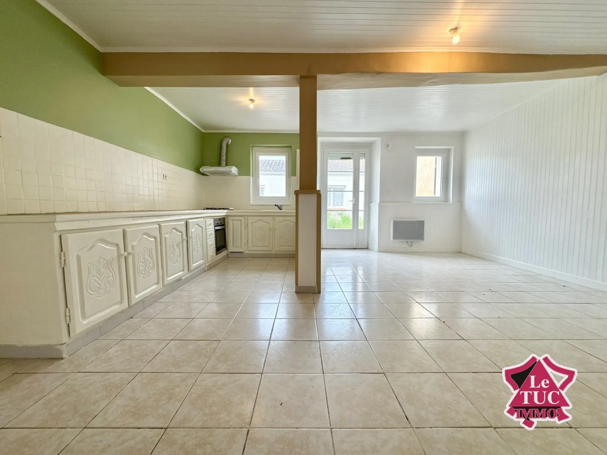 Maison de village avec terrasse à Ledat - 4 chambres, jardin, rénovée 