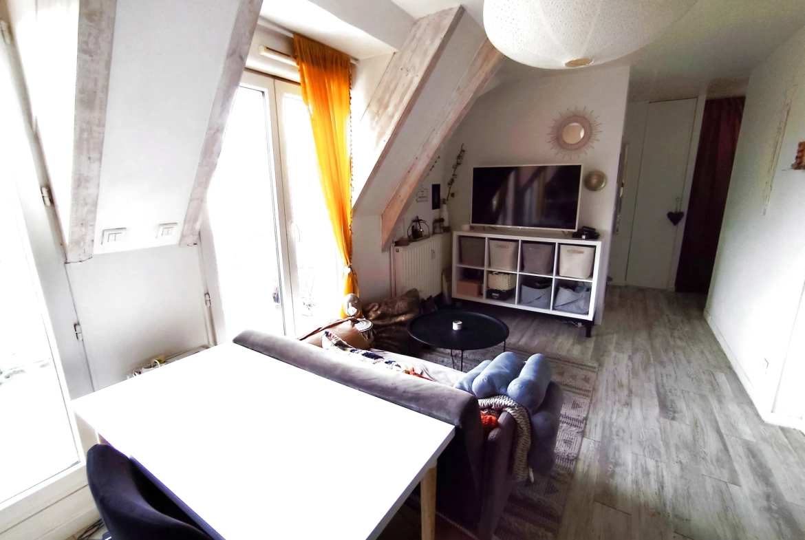 Appartement 2 pièces avec terrasse dernier étage à Cergy (95) 