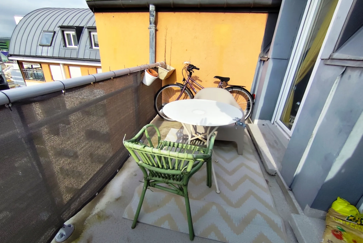 Appartement 2 pièces avec terrasse dernier étage à Cergy (95) 