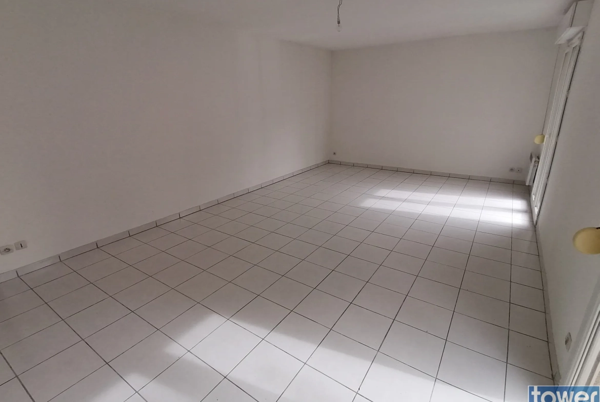 Maison T4 de 90 m² avec jardin et garage à Grisolles, calme et proche des commodités 