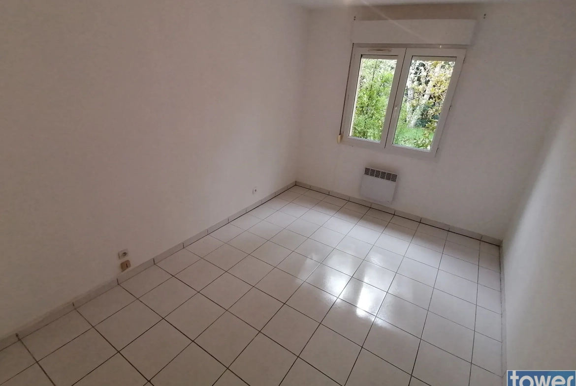 Maison T4 de 90 m² avec jardin et garage à Grisolles, calme et proche des commodités 