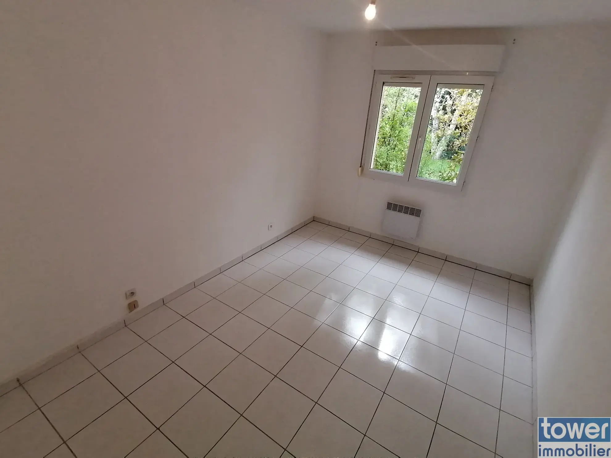 Maison T4 de 90 m² avec jardin et garage à Grisolles, calme et proche des commodités 