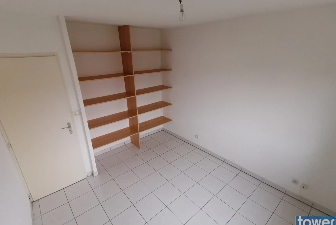 Maison T4 de 90 m² avec jardin et garage à Grisolles, calme et proche des commodités 