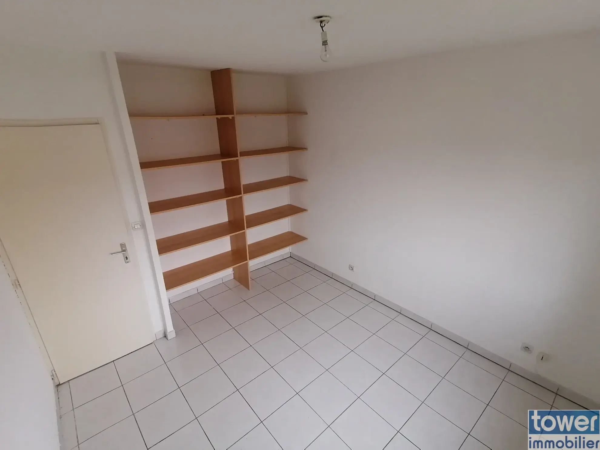 Maison T4 de 90 m² avec jardin et garage à Grisolles, calme et proche des commodités 