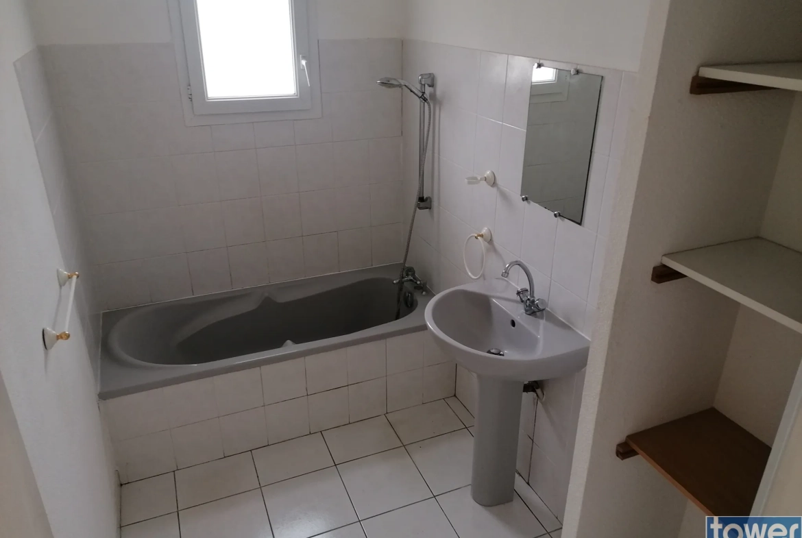 Maison T4 de 90 m² avec jardin et garage à Grisolles, calme et proche des commodités 