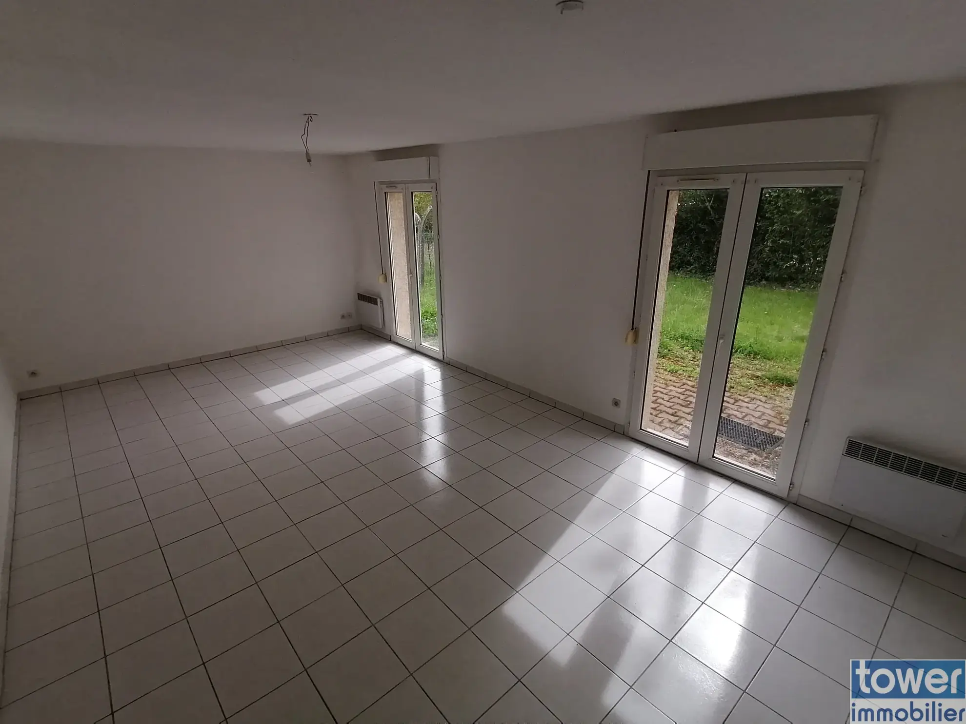 Maison T4 de 90 m² avec jardin et garage à Grisolles, calme et proche des commodités 