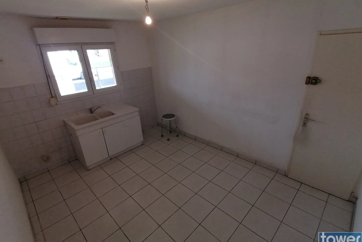 Maison T4 de 90 m² avec jardin et garage à Grisolles, calme et proche des commodités 