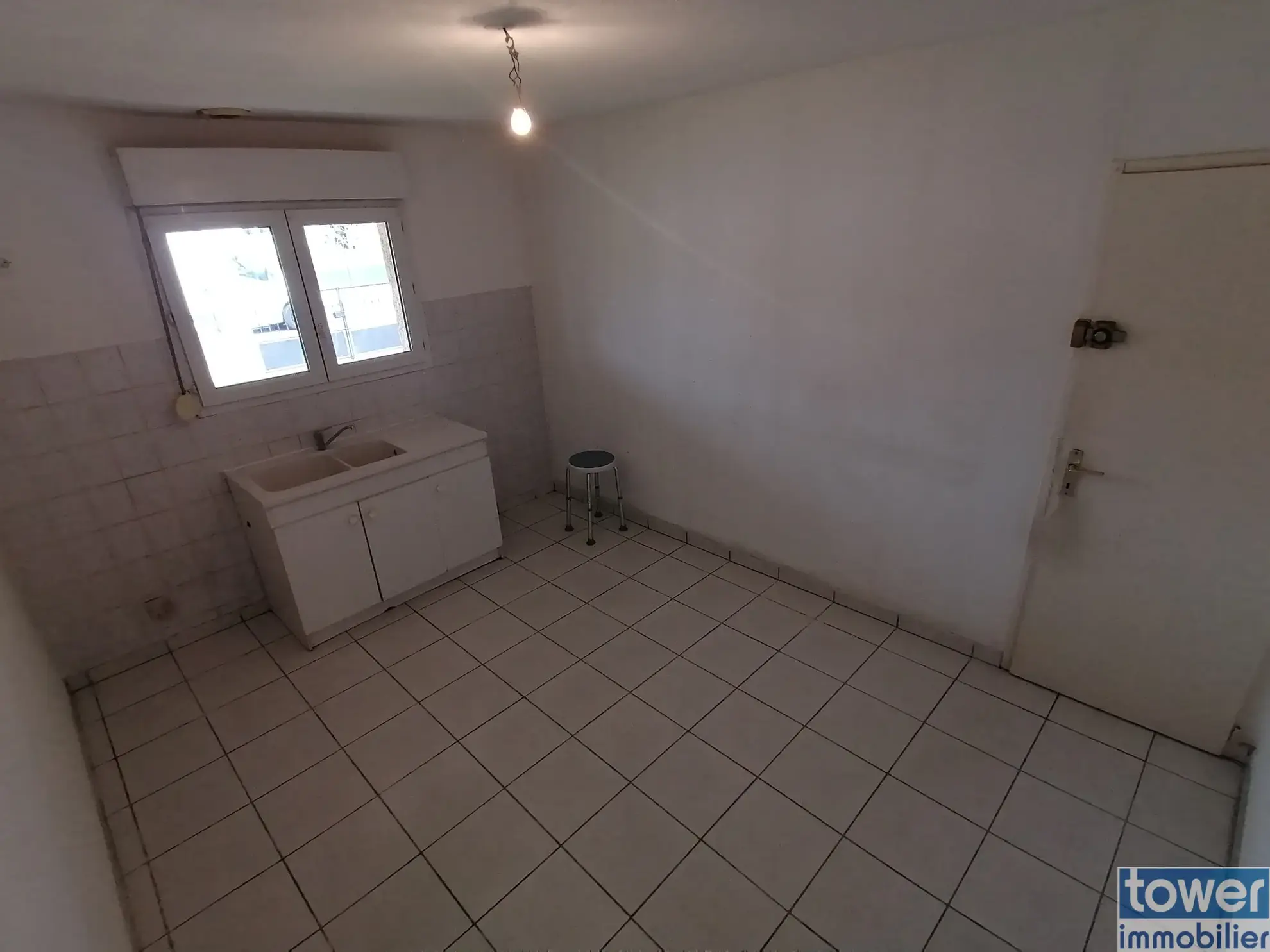 Maison T4 de 90 m² avec jardin et garage à Grisolles, calme et proche des commodités 