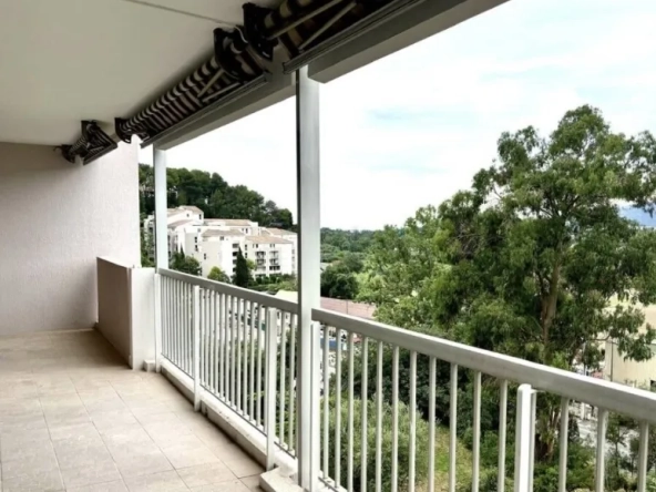 Appartement lumineux de 81m² avec terrasse et vue mer à Cannes