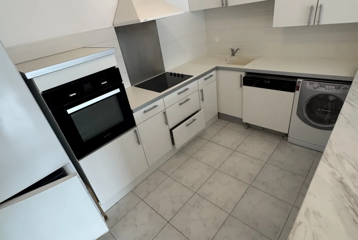 Appartement lumineux de 81m² avec terrasse et vue mer à Cannes 